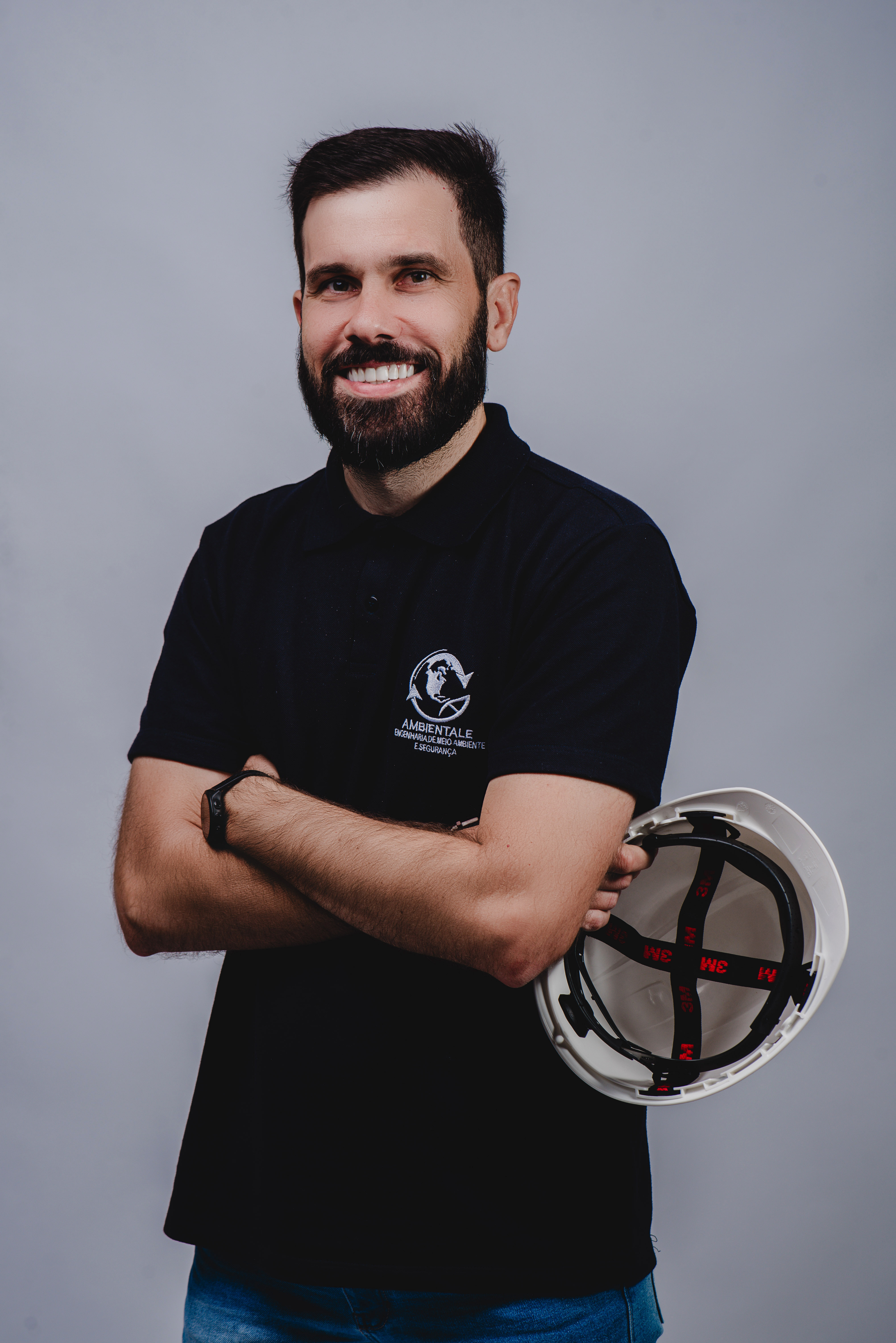 Equipe em ambiente de trabalho sustentável